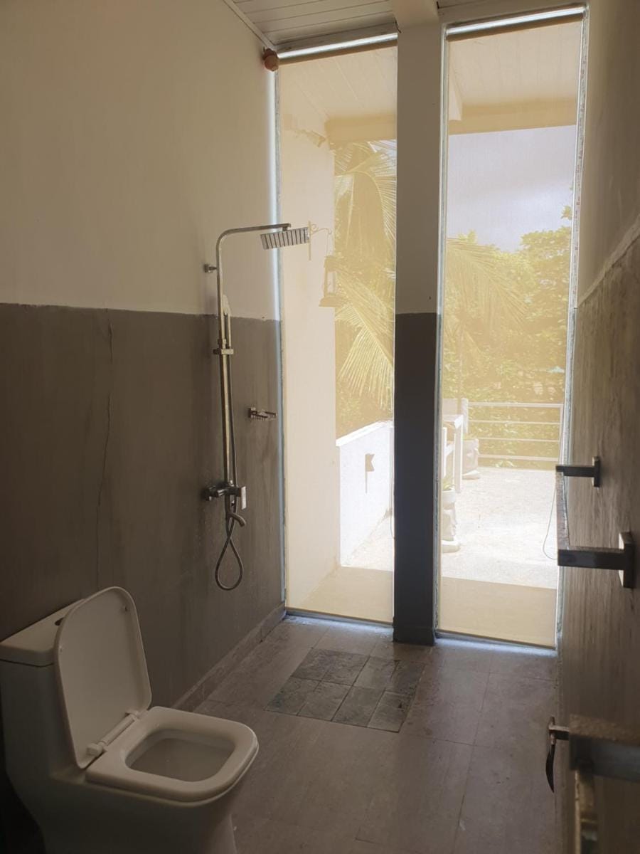 River Front Villa Hotel in Wadduwa