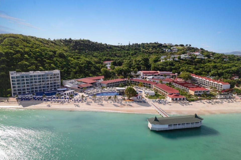 Royalton CHIC Antigua All-Inclusive Resort - Adults Only Hotel in Antigua and Barbuda