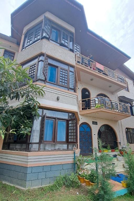 NEW NISHAT LAKE VIEW RESORTS Hotel in India