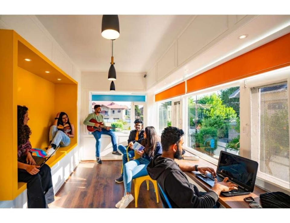 goSTOPS Srinagar Hostel in India