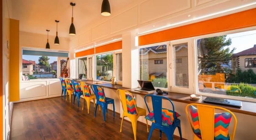 goSTOPS Srinagar Hostel in India