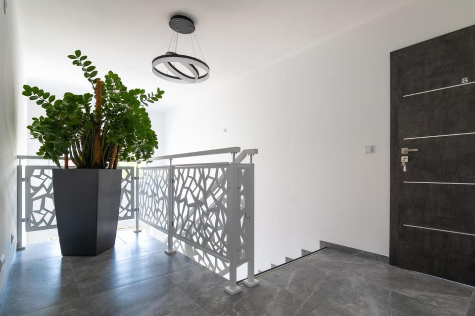 SOLEK, Apartamenty hotelowe i pokoje gościnne ze śniadaniem, przyjazne zwierzętom, wyjątkowe, z widokiem na Jezioro Jamno i w bardzo bliskiej odległości od morza Apartment in West Pomeranian Voivodeship, Poland