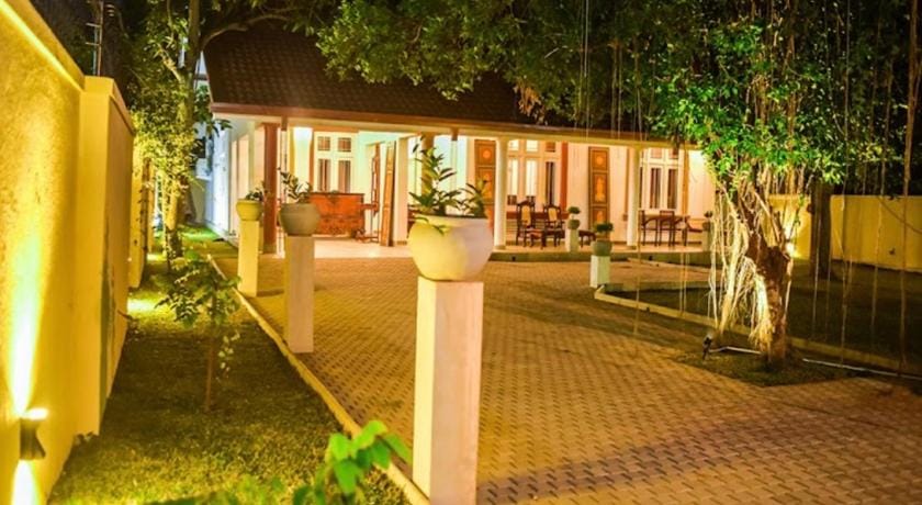 Ace Boutique Airport Bed and Breakfast in Negombo
