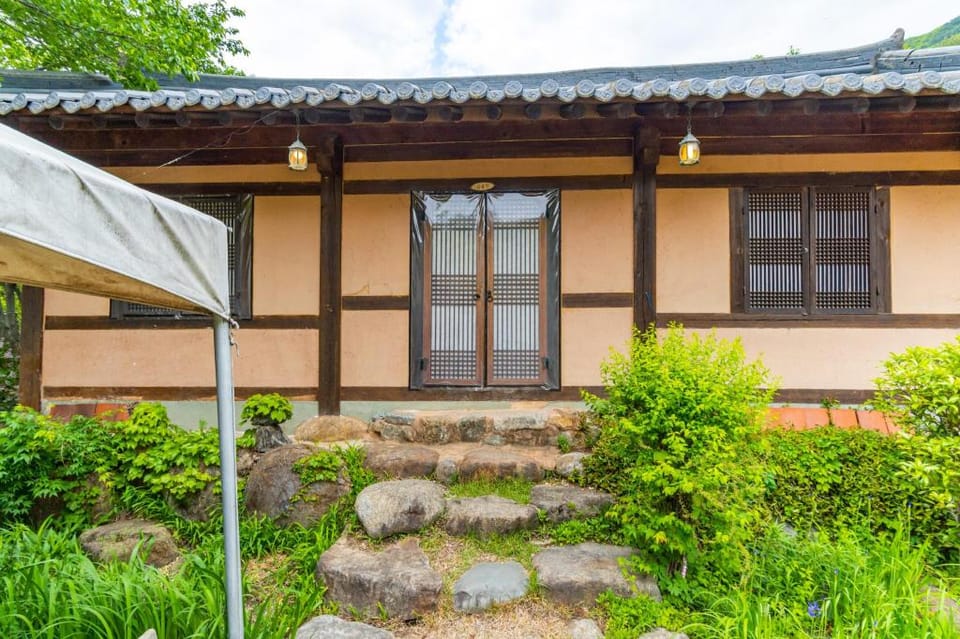 Hadong kkotdam pension Bed and Breakfast in South Korea