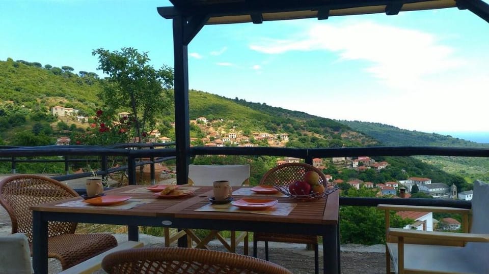 Oikia Panorama - Πέτρινη κατοικία στο Νότιο Πήλιο Vacation rental in Magnesia Prefecture, Greece