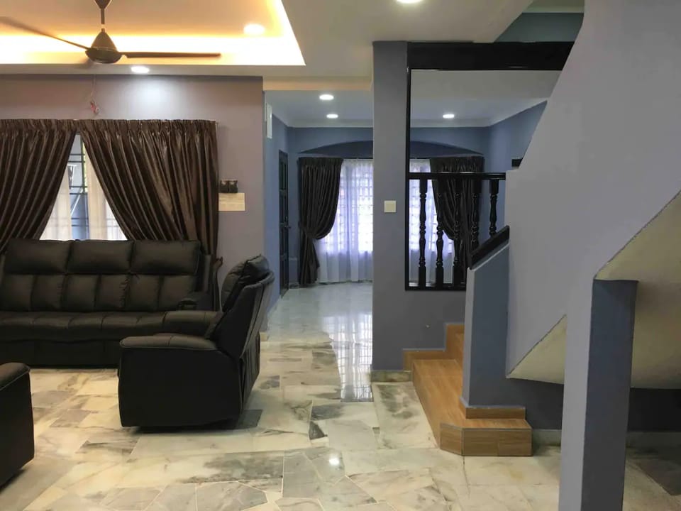 The Terrace 2-storey 4BR Full AC w/ Wi-Fi Vacation rental in Negeri Sembilan, Malaysia