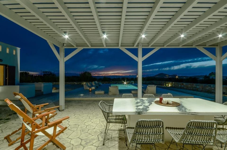 Rocks  Naxian  Villa  with Private Pool Apartment in Naxos, Naxos and Lesser Cyclades, Greece