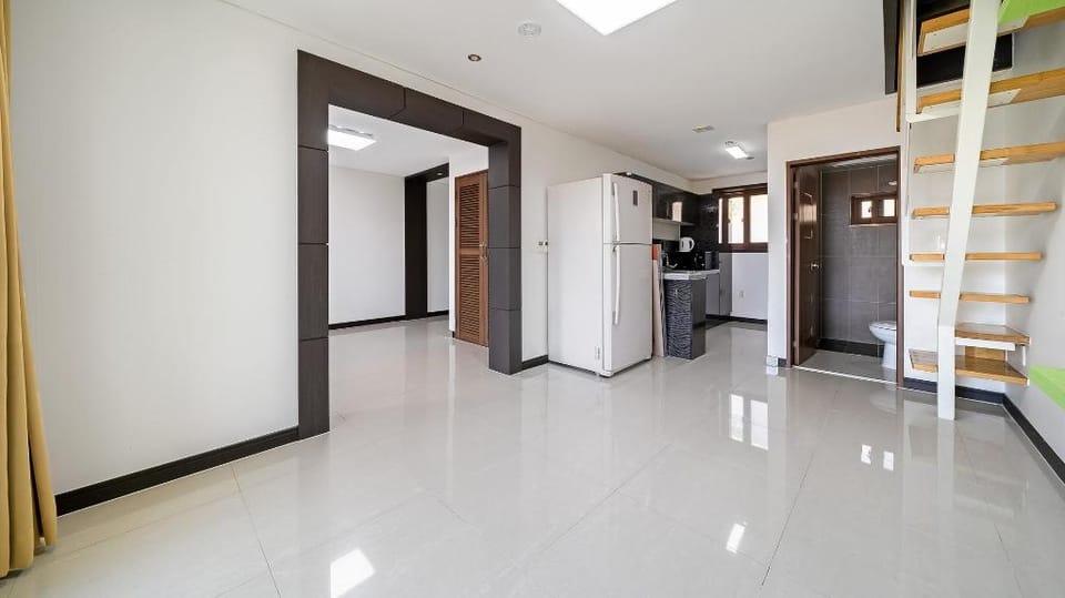 Geojedo Pilos Ocean View Pension Vacation rental in South Korea