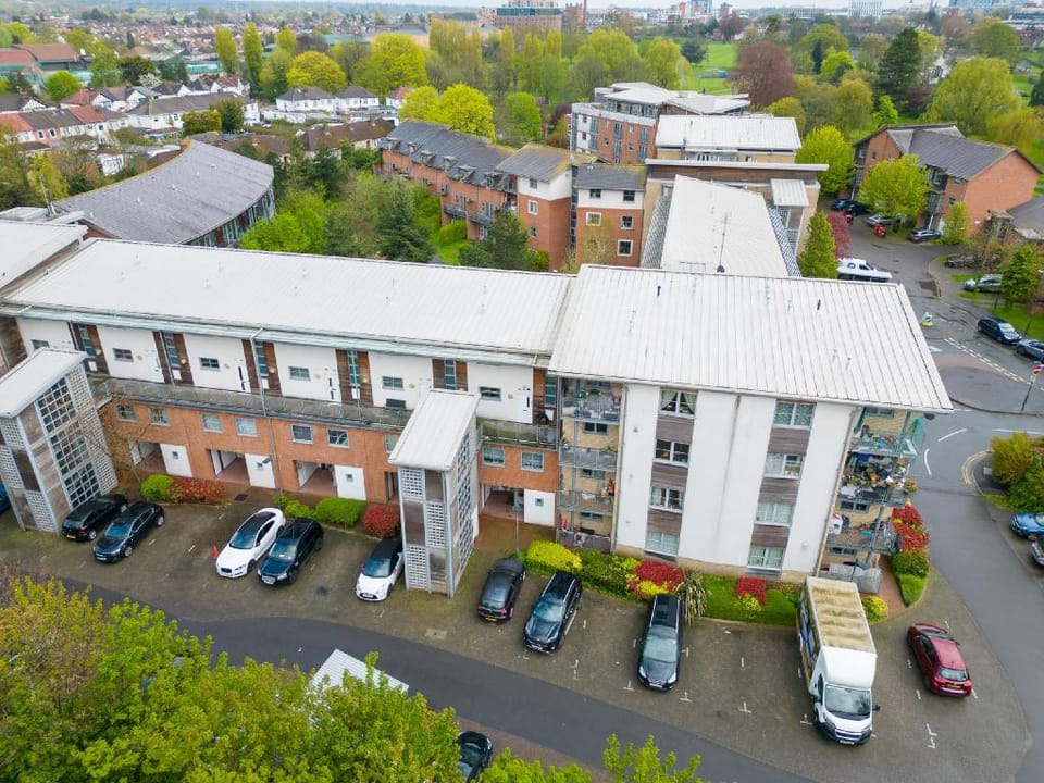 Luxury 2 Bed Apartment Apartment in Slough