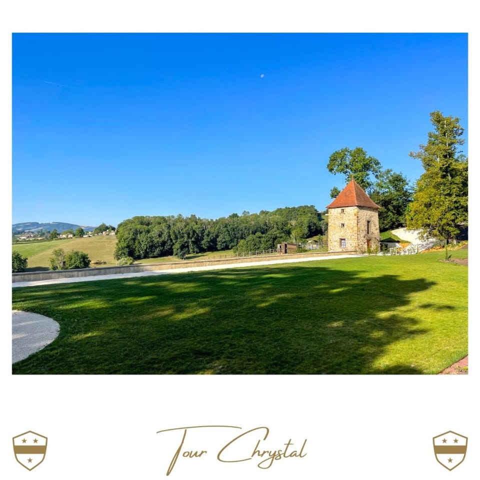 Château de Laforest - Les Tours Bed and Breakfast in Auvergne-Rhône-Alpes