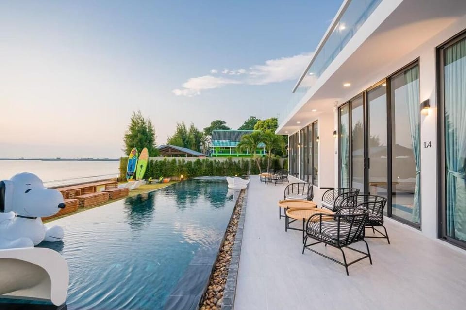 Beachfront Entertainment Villa - VVH5.12 (24pax) Villa in Thailand