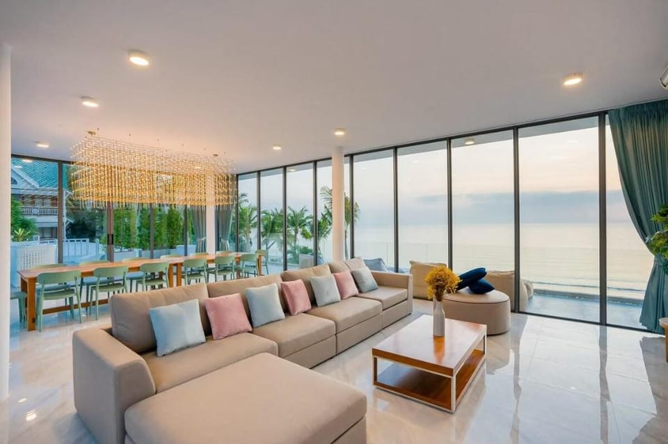Beachfront Entertainment Villa - VVH5.12 (24pax) Villa in Thailand