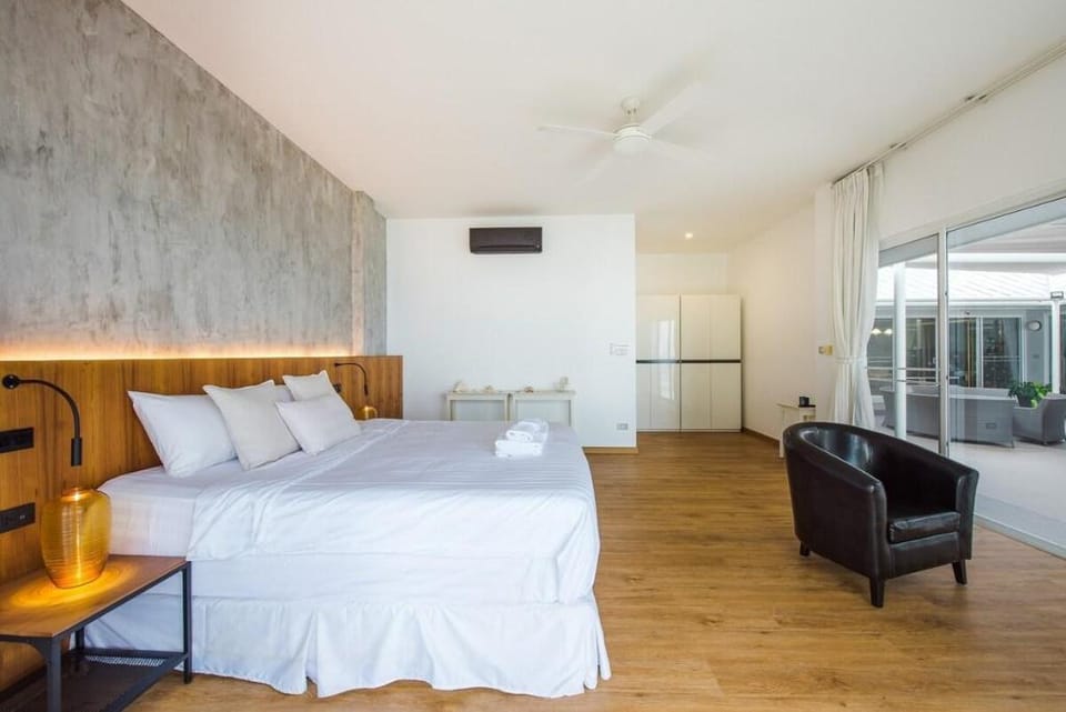 Beachfront Spacious 5BR Villa I Just Renovated Villa in Prachuap Khiri Khan, Thailand