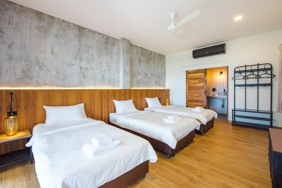 Beachfront Spacious 5BR Villa I Just Renovated Villa in Prachuap Khiri Khan, Thailand