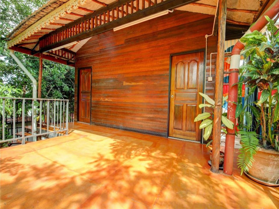 OYO HOME 90800 Rumah Pangi Homestay Hotel in Sabah