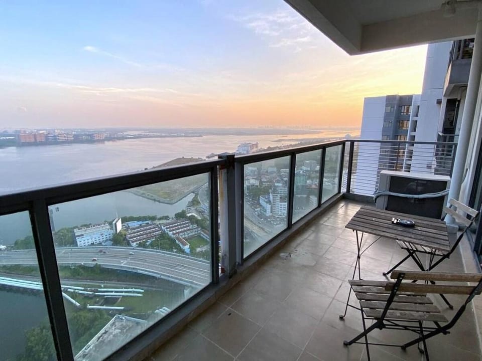 R&F 【Seaview 3Bed  with Bathtub】 by SC Homestay  Vacation rental in Johor Bahru