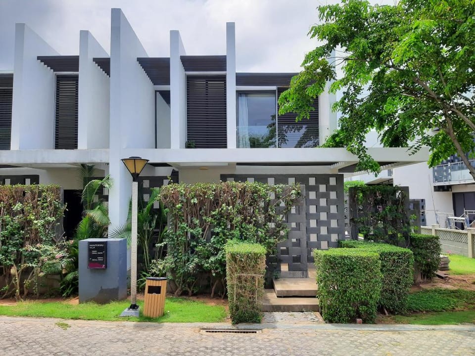 SANTORINI VILLA  Villa in Ba Ria - Vung Tau