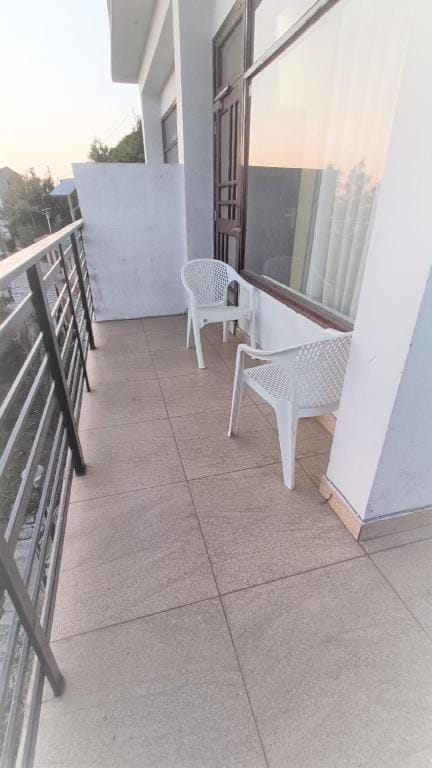 super deluxe room in hillside retreat villa Villa in Himachal Pradesh