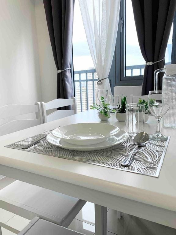 Staycation in Manila-Mandaluyong Apartment in Mandaluyong