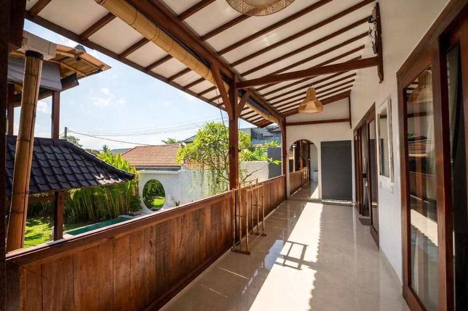 Villa Innerbloom stylish 2 BR with big pool&garden Villa in North Kuta