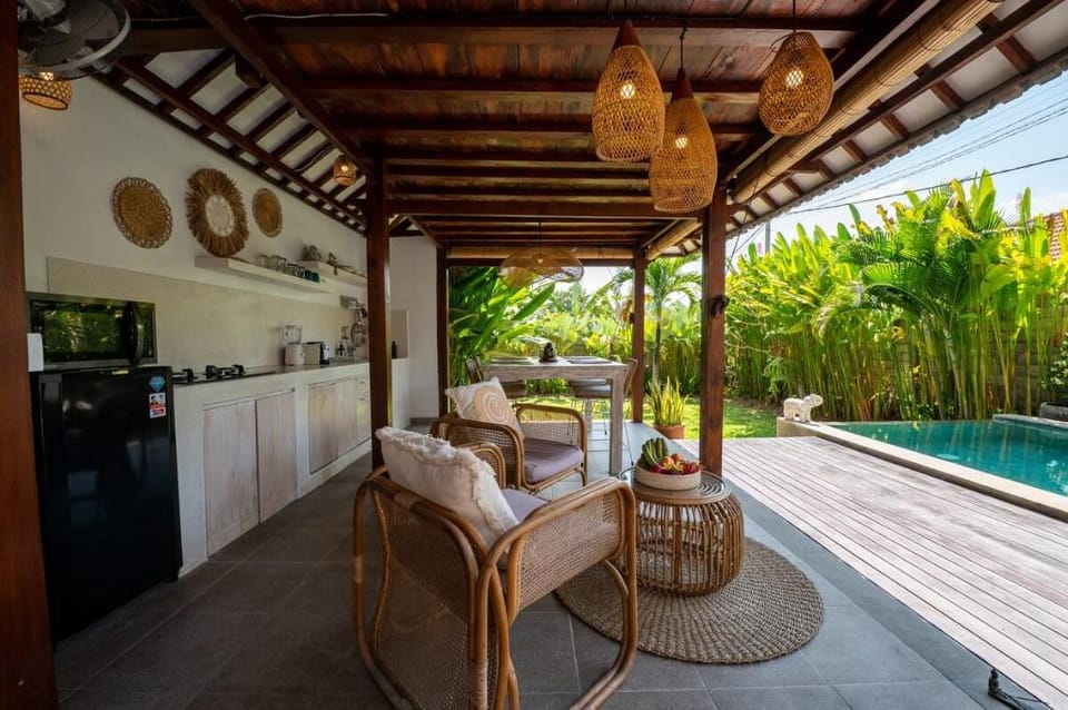 Villa Innerbloom stylish 2 BR with big pool&garden Villa in North Kuta