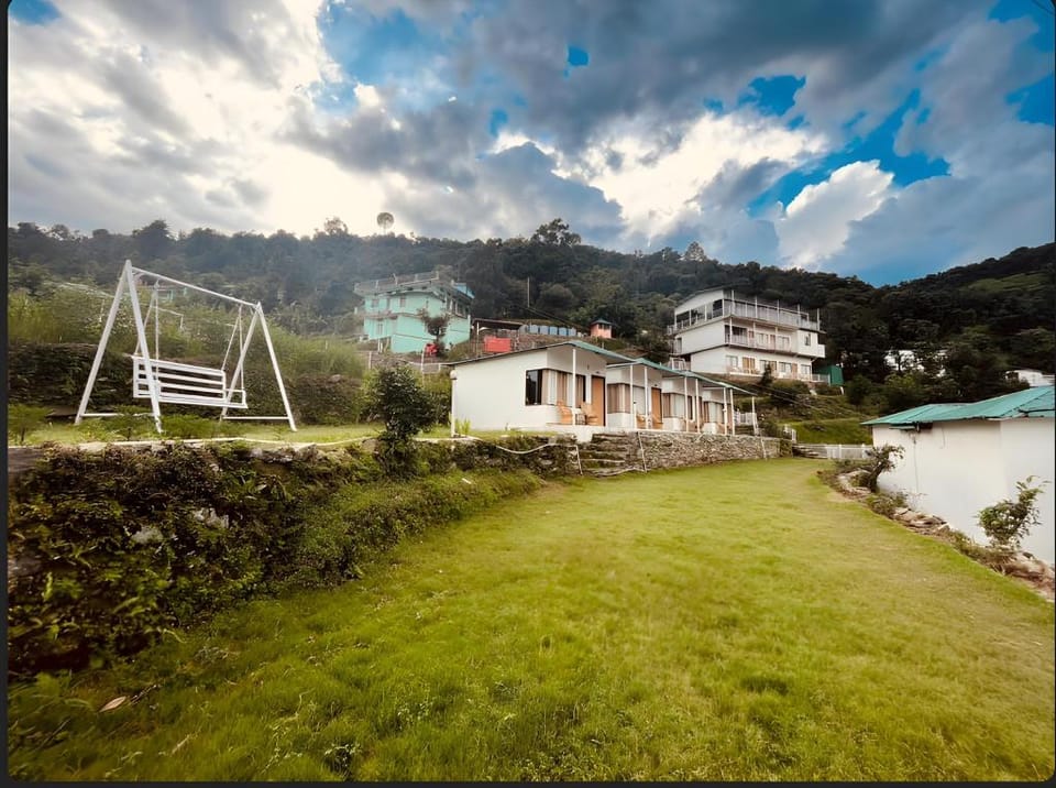 Kedar Kantha Resort Hotel in Uttarakhand