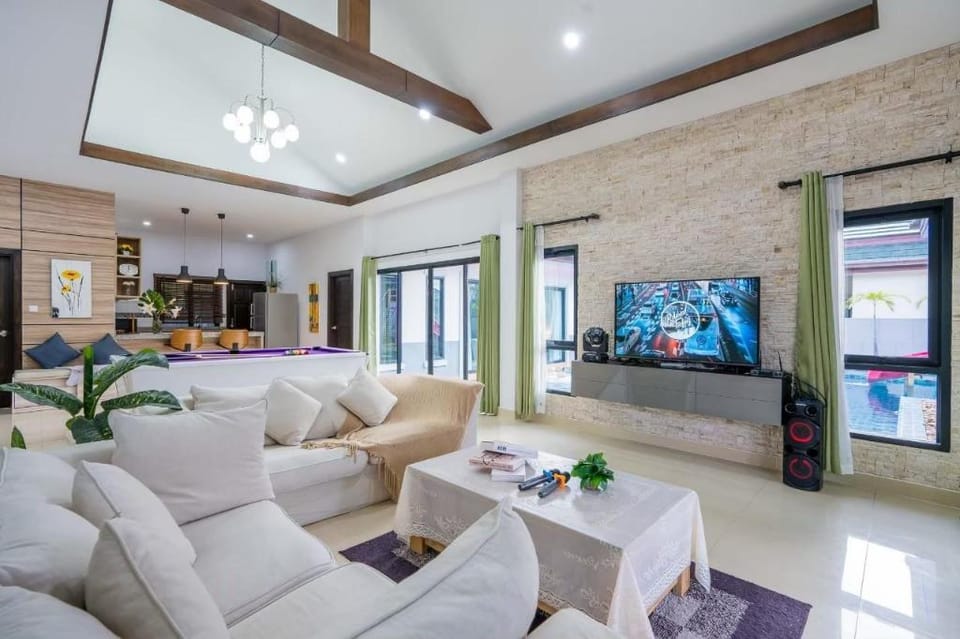 Barbie Pool Villa Vacation rental in Pattaya City