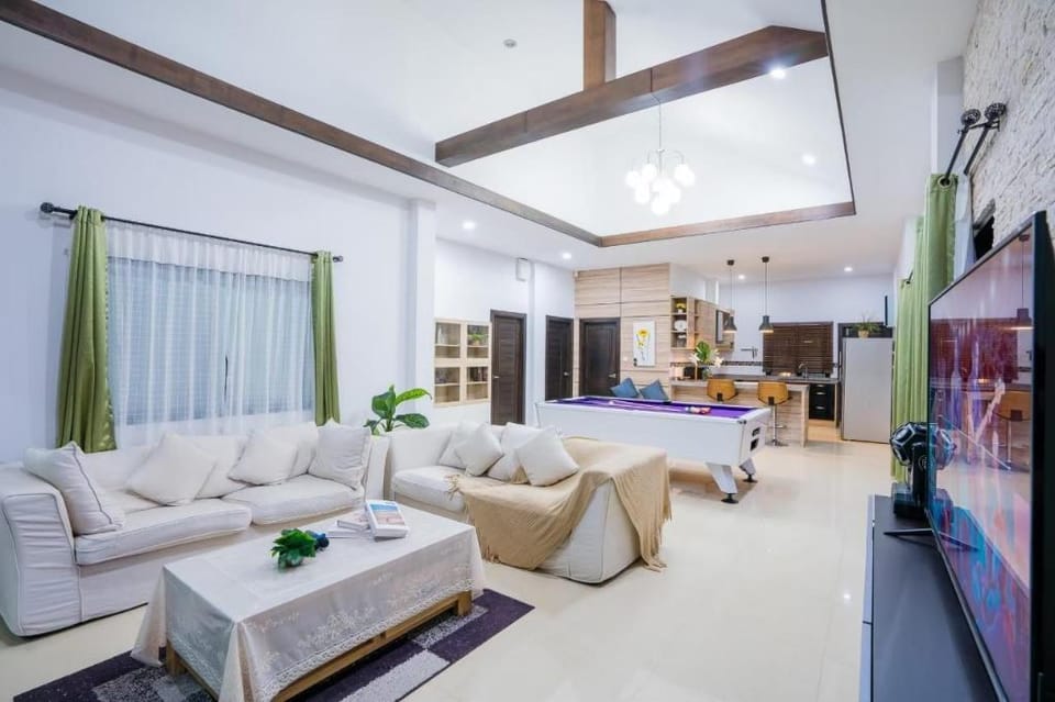 Barbie Pool Villa Vacation rental in Pattaya City