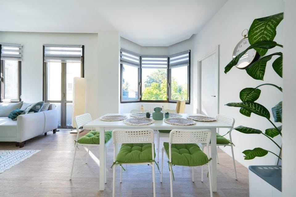 Spacious and Peaceful Flat in Cihangir, Wi Fi, 3Br Apartment in Istanbul