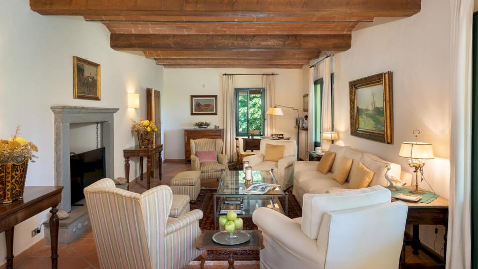 VILLA PAESANTE 8, Emma VIllas Villa in Tuscany