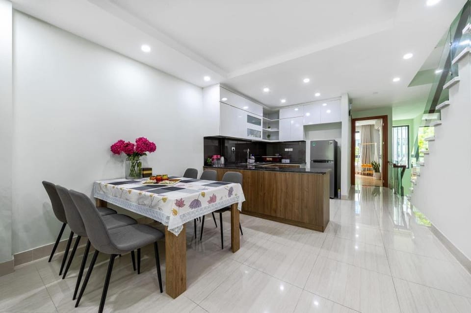 Villa Nguyên căn Thuỷ Nguyên - Ecopark Apartment in Laos
