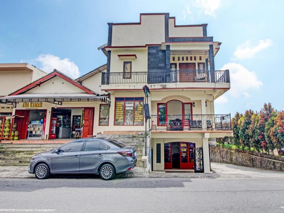 SPOT ON 92668 Hotel Kopeng Indah 2 Hotel in Indonesia