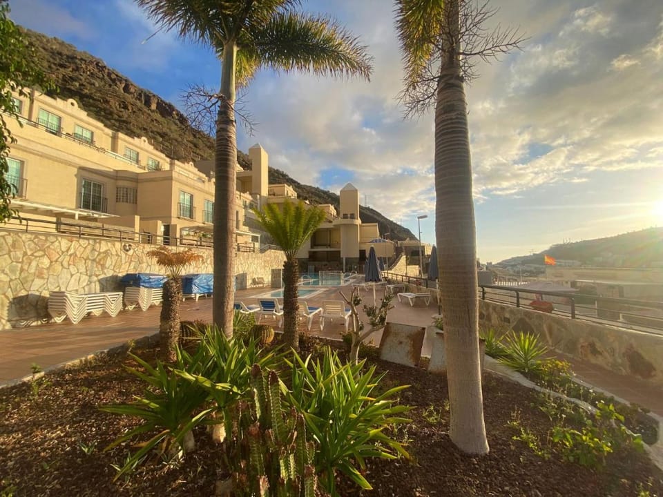 Modern family home near the pool with private jacuzzi Vacation rental in Puerto Rico de Gran Canaria
