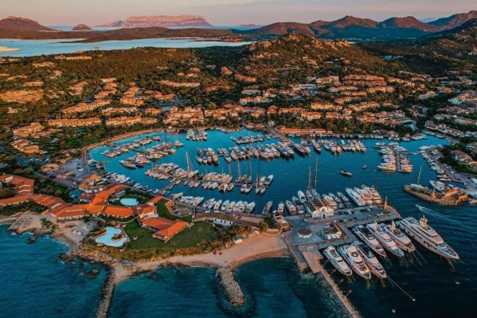 Porto Rotondo Vista incantevole sul Mare e Yacht Apartment in Porto Rotondo