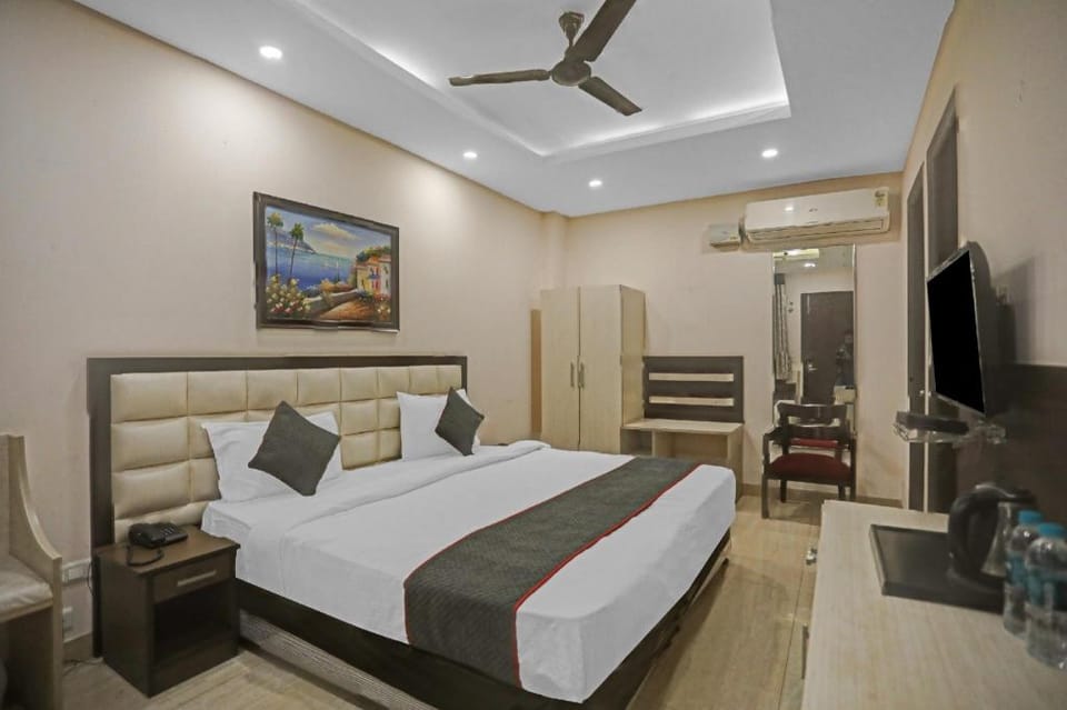 Qotel Hotel Pitampura Hotel in Delhi