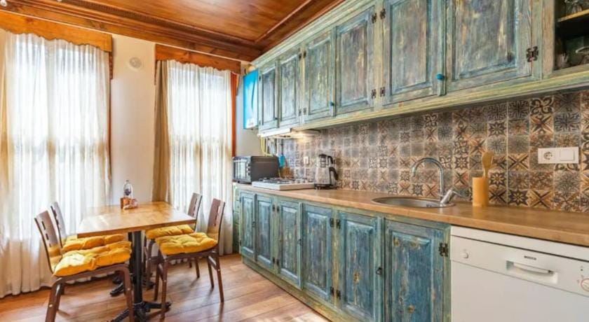 Characteristic and Wooden Fully-Equipped Flat Apartment in Istanbul