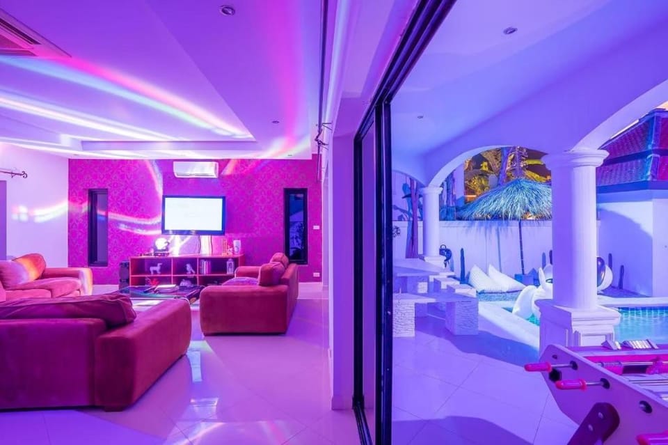 Play Story Pool Villa Beachfront House Vacation rental in Pattaya City
