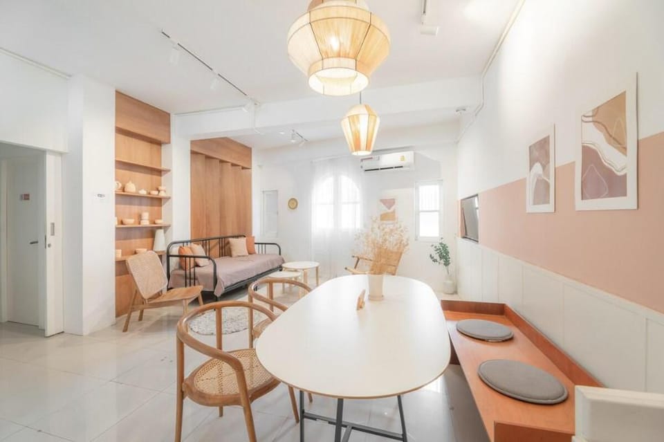Craft studio apt.​ in heart of Nimman, 3BR Apartment in Chiang Mai