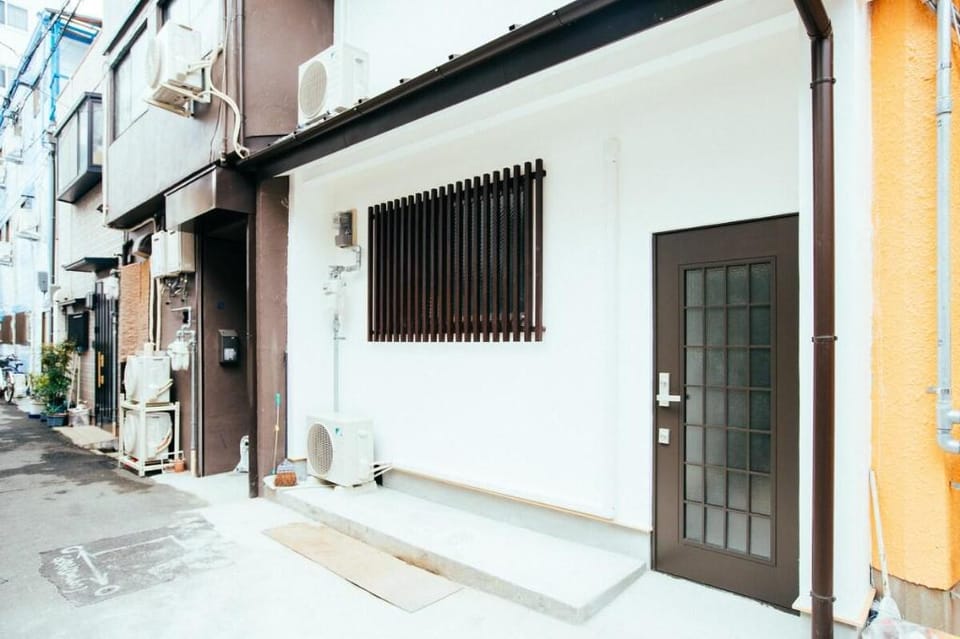 LinHouse 101合法民宿动物园前步行JR和地铁2分钟堂吉柯德全新独立卫浴可住6人*Wi-Fi Vacation rental in Osaka