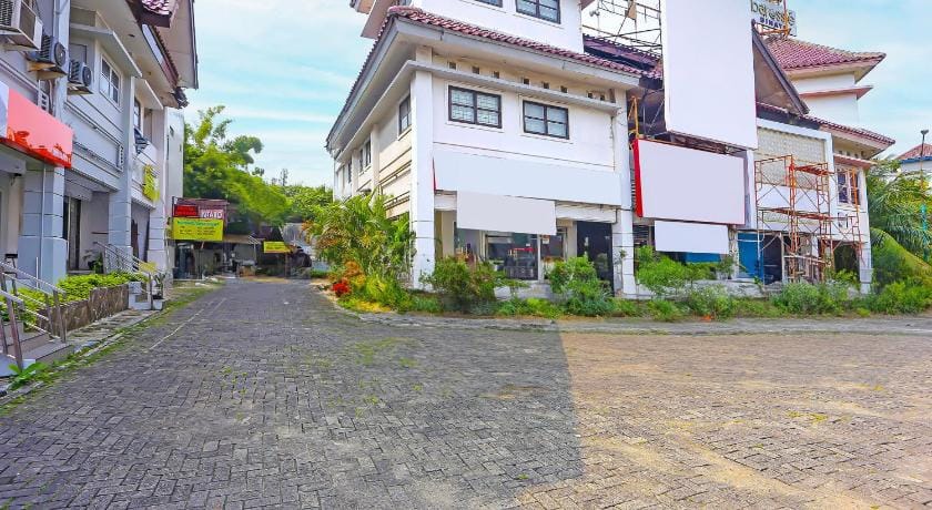Hotel O Bintaro Hotel in South Jakarta City