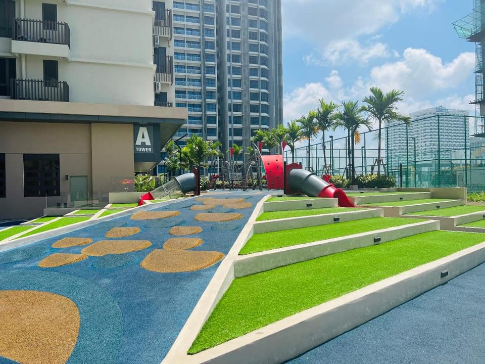 High Floor Infinite Pool 2 Bedroom Cozy Family HM Apartment in Malacca