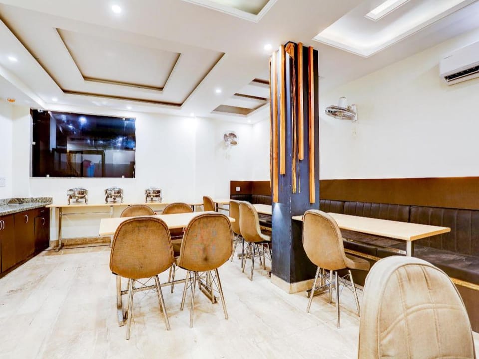 Collecion O White House Hotel in New Delhi