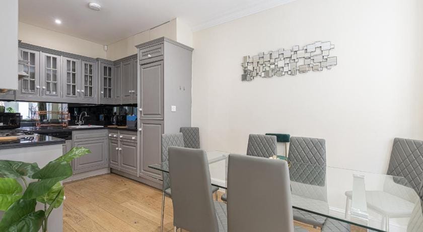 Fabulous House near the Science Museum Apartment in City of Westminster