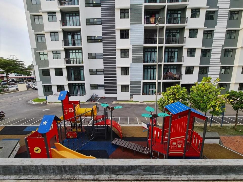 Desaru Idaman Homestay - Wi-Fi/Netflix/Cuckoo Apartment in Johor