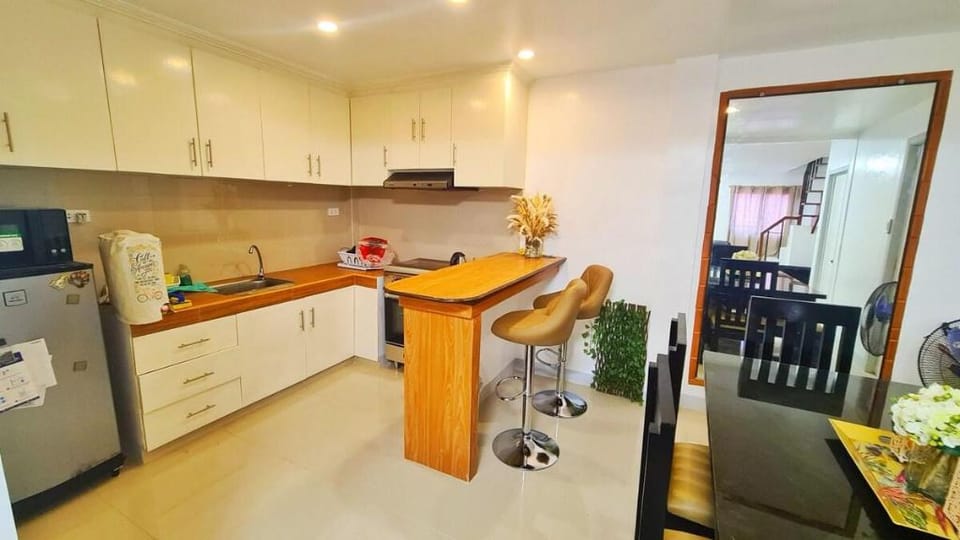 Staycation Subic up to 15pax near beach/mall/falls Vacation rental in Subic