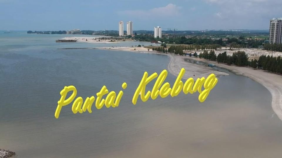 Pantai Klebang48 beach pool Villa/32 Orang/Kolam Villa in Malacca