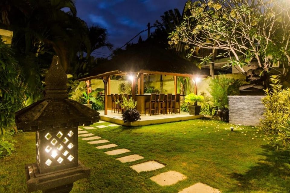 Luxury 4BedRoom –Villa AnTan- Central Seminyak Villa in Kuta
