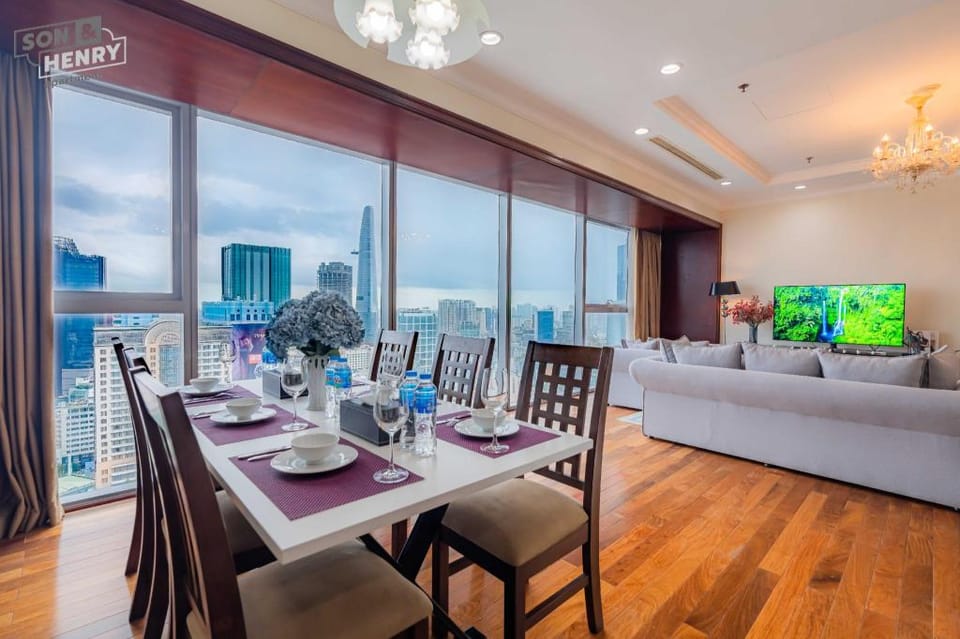 Entire 3 bedrooms Apart in Vincom Building Apartment in Ho Chi Minh City