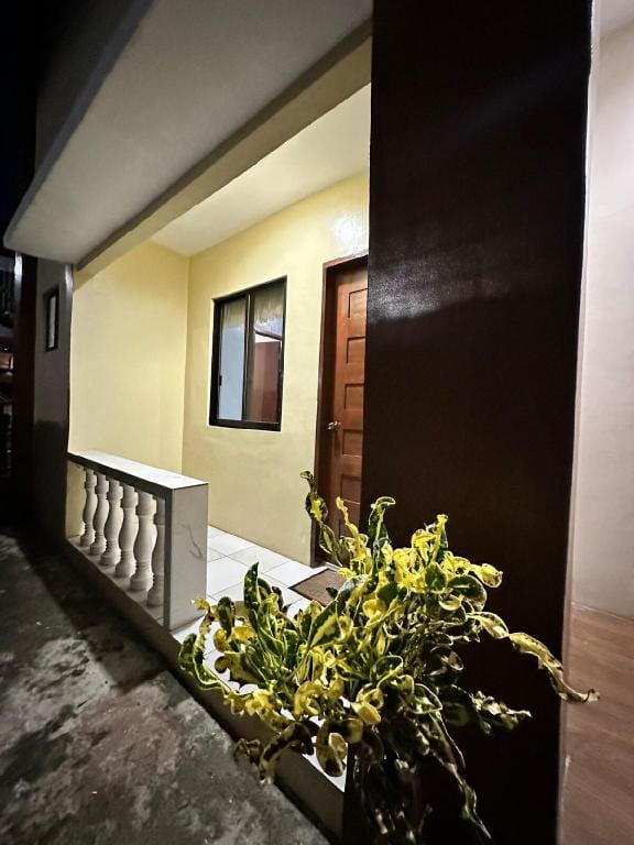 La Vita Urbana  “Room1” (1bed w/ wifi terrace&CR) Apartment in Bacolod
