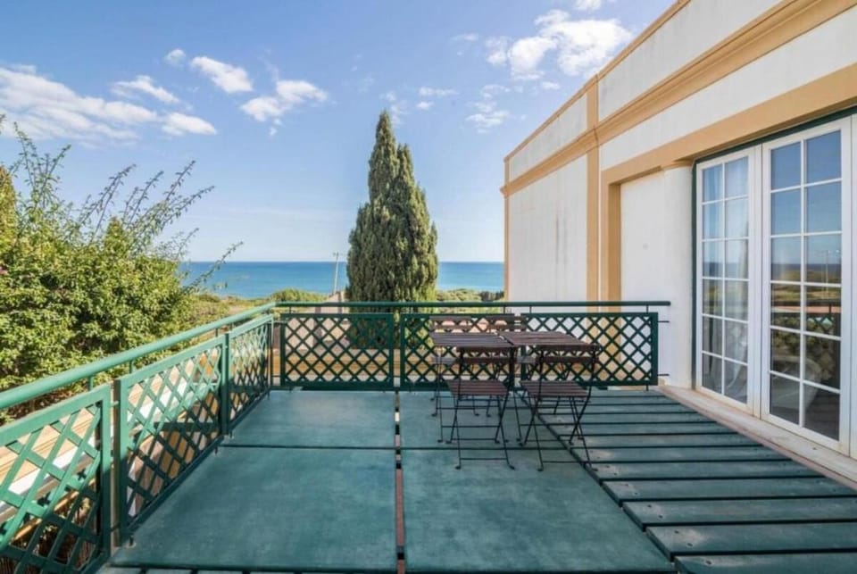 Spectacular Villa to breathe Oceano and relax! Villa in Guia